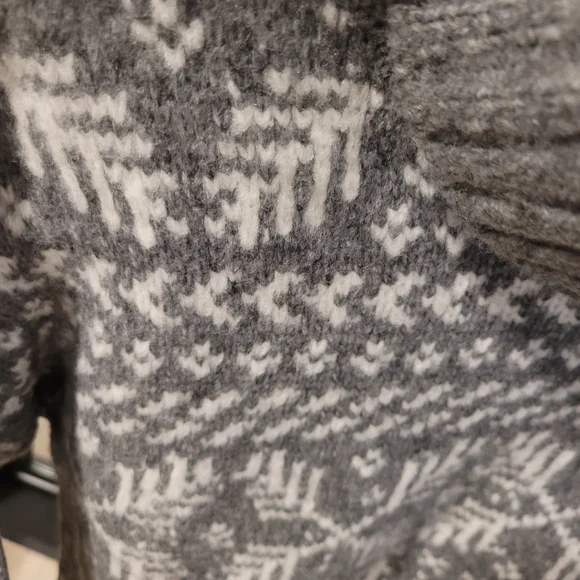 Gray Patterned  Sweater - Picture 3 of 4